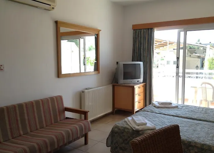 Aparthotel Valana 2*